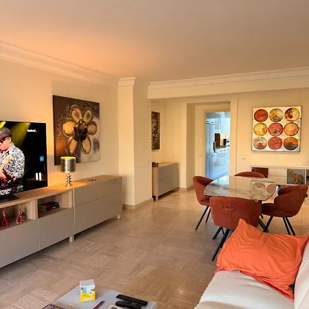 Belle Plage, Deux Proche * Cannes